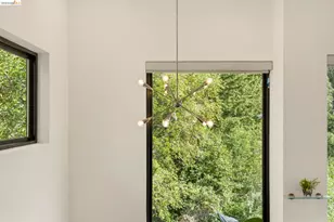 45 Homeglen Ln, Oakland, CA 94611 - Photo 5