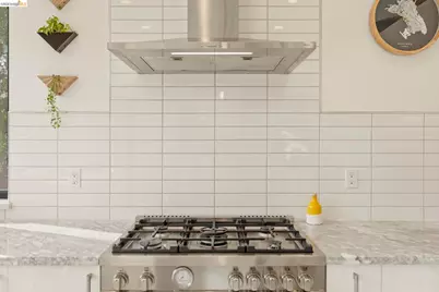 45 Homeglen Ln, Oakland, CA 94611 - Photo 21