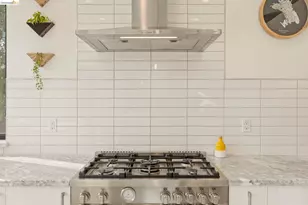 45 Homeglen Ln, Oakland, CA 94611 - Photo 21