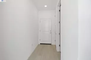 2811 Cathwood Ln, Alameda, CA 94501 - Photo 5