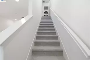 2811 Cathwood Ln, Alameda, CA 94501 - Photo 17