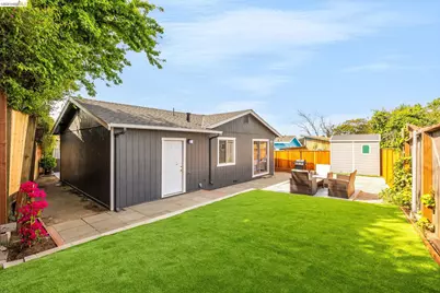 1354 Santa Clara St, Richmond, CA 94804 - Photo 11