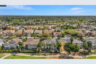 389 Roundhill Dr, Brentwood, CA 94513 - Photo 49