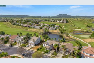 389 Roundhill Dr, Brentwood, CA 94513 - Photo 47