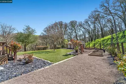 2000 Curry Canyon Rd, Clayton, CA 94517 - Photo 23