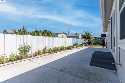 628 17th St, Richmond, CA 94804 - Photo 43