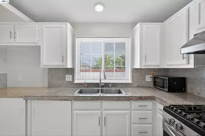 628 17th St, Richmond, CA 94804 - Photo 17