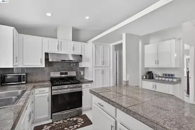 628 17th St, Richmond, CA 94804 - Photo 15