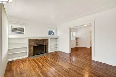 1070 Aileen St, Oakland, CA 94608 - Photo 5