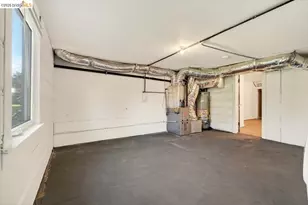 1070 Aileen St, Oakland, CA 94608 - Photo 35