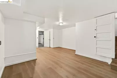 1070 Aileen St, Oakland, CA 94608 - Photo 27