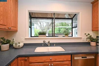 263 Croyden Dr, Pleasant Hill, CA 94523 - Photo 15