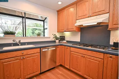263 Croyden Dr, Pleasant Hill, CA 94523 - Photo 21