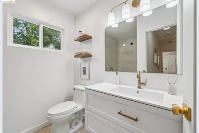 3056 Roxbury Avenue, Oakland, CA 94605 - Photo 17