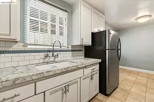 6386 Dana St, Oakland, CA 94609 - Photo 27