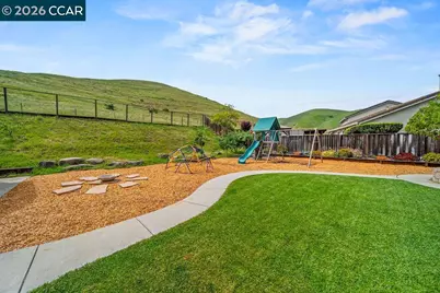 1065 Dawnview Ct, Pittsburg, CA 94565 - Photo 39