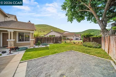 1065 Dawnview Ct, Pittsburg, CA 94565 - Photo 3