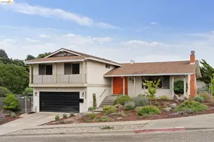 5200 Pinecrest Dr, Oakland, CA 94605 - Photo 3