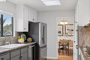 5200 Pinecrest Dr, Oakland, CA 94605 - Photo 23