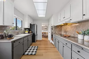 5200 Pinecrest Dr, Oakland, CA 94605 - Photo 17