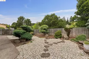 5200 Pinecrest Dr, Oakland, CA 94605 - Photo 55
