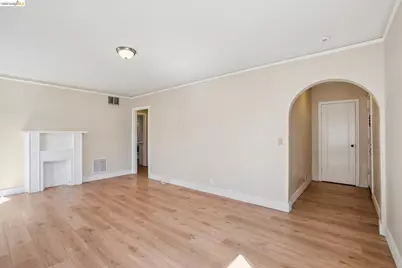 876-880 52nd St, Oakland, CA 94608 - Photo 17