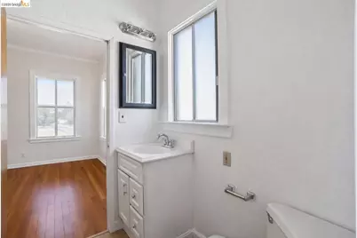 876-880 52nd St, Oakland, CA 94608 - Photo 13