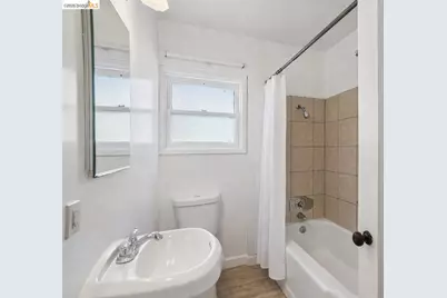 876-880 52nd St, Oakland, CA 94608 - Photo 23