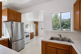 876-880 52nd St, Oakland, CA 94608 - Photo 11