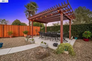 3921 Alma Ct, Pleasanton, CA 94588 - Photo 3