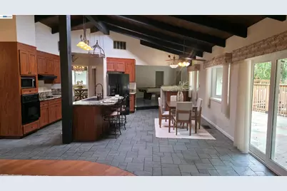 699 Fiesta Pl, Hayward, CA 94544 - Photo 9