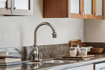 61 Glashaus Loop, Emeryville, CA 94608 - Photo 17