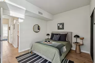 61 Glashaus Loop, Emeryville, CA 94608 - Photo 31