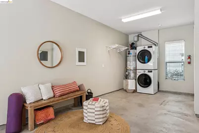 61 Glashaus Loop, Emeryville, CA 94608 - Photo 33