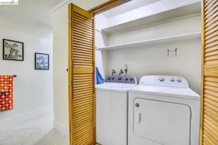 6635 Banning Dr, Oakland, CA 94611 - Photo 17