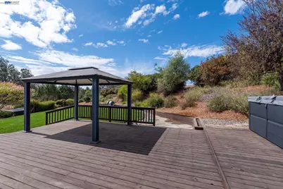 228 Stowring Rd, Petaluma, CA 94952 - Photo 15