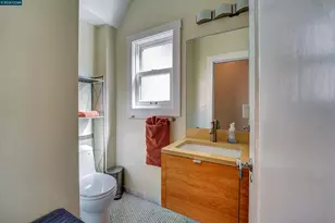 2038 Lakeshore Ave, Oakland, CA 94606 - Photo 13