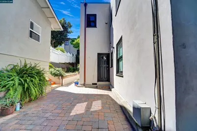 2038 Lakeshore Ave, Oakland, CA 94606 - Photo 49