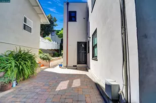 2038 Lakeshore Ave, Oakland, CA 94606 - Photo 49