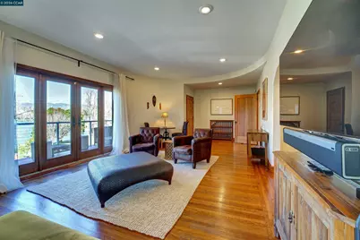 2038 Lakeshore Ave, Oakland, CA 94606 - Photo 5