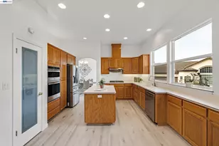 22 Buena Vista Rd, South San Francisco, CA 94080 - Photo 13