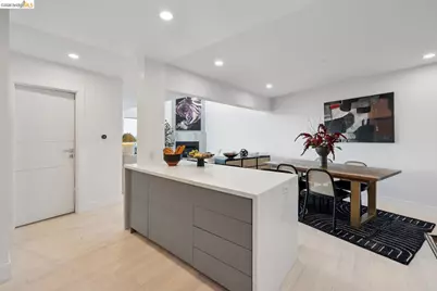 130 Grand View Ave, San Francisco, CA 94114 - Photo 13