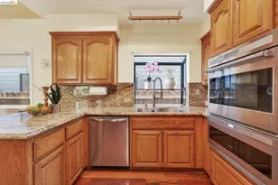 4963 Stoneridge Ct, Oakland, CA 94605 - Photo 17