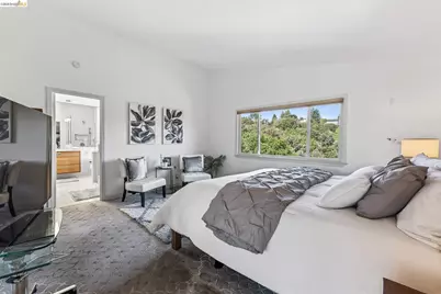 4963 Stoneridge Ct, Oakland, CA 94605 - Photo 27