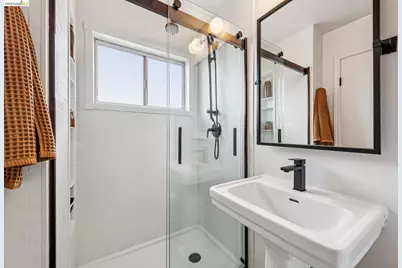 341 Rishell Dr, Oakland, CA 94619 - Photo 19