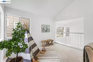 18786 Sydney Cir, Castro Valley, CA 94546 - Photo 17