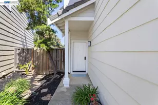 18786 Sydney Cir, Castro Valley, CA 94546 - Photo 3