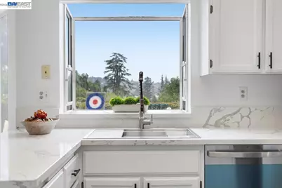 18786 Sydney Cir, Castro Valley, CA 94546 - Photo 9