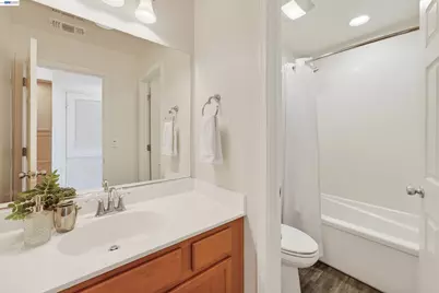 538 Citadelle Ln, San Jose, CA 95116 - Photo 35