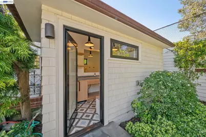 1121 Bay Street, Alameda, CA 94501 - Photo 53